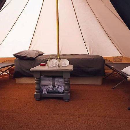Route 47 Glamping Bell Tents Cross Hands Kültér fotó